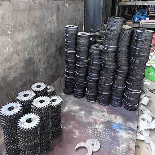 pressing plate, gear hobbing all are heated treated