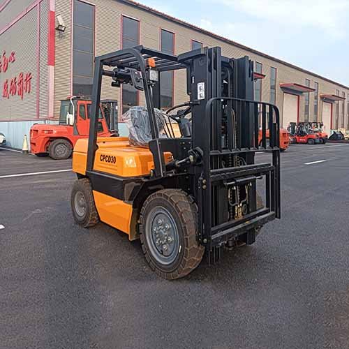 3T diesel forklift from bsgh granulator for our iraq customer