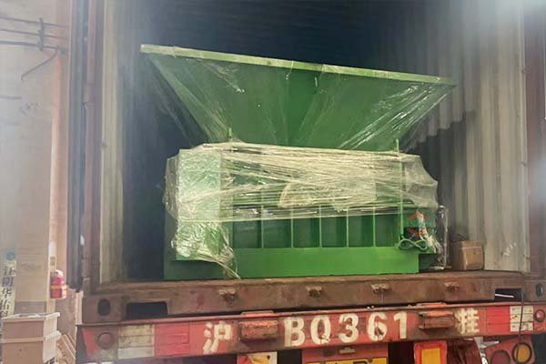 scrap metal baler 160T for aluminum can loading to UK