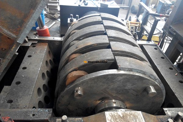 320kw hammer mill magnetic separator manufaturing for French customer