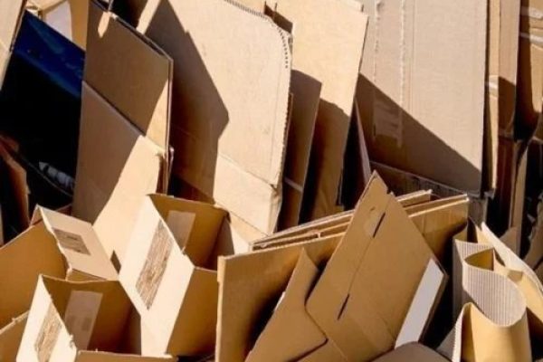 boîtes en carton de papier brouillon
